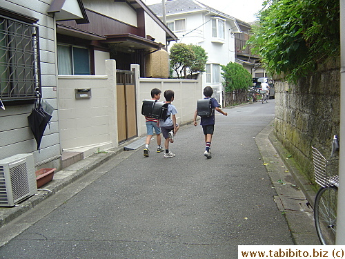 Black backpacks for boys