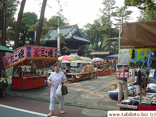 Food venders on the ground of Myohoji Temple on Fate Day