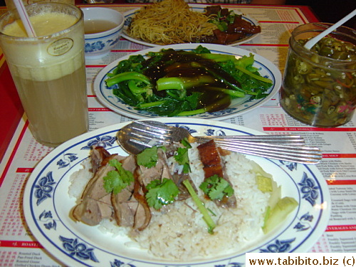 Our food: Starfruit juice, roast duck rice, boiled vegetable with oyster sauce and braised beef noodle.  It's very good
