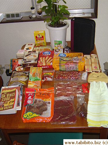 Other non food items include a few books, a CD filing case, a coupla kitchen things and a magnifying glass