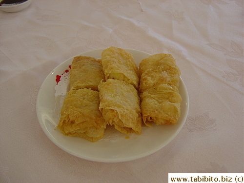Fried tofu skin rolls with shrimp and yellow leeks, just fabulous. One of the best dimsum dishes I ever ate