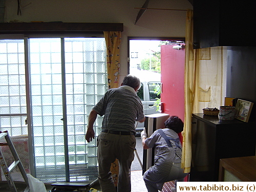 The female assistant is strong