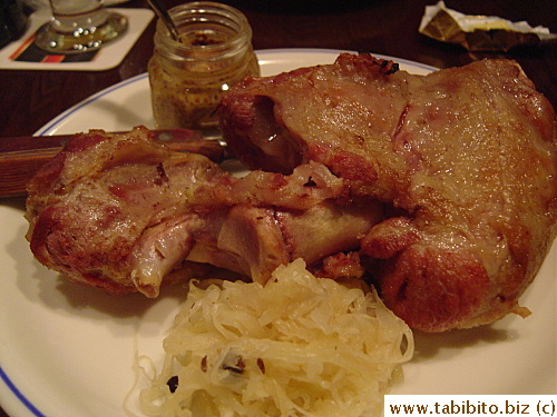 Eisbien (pork knuckle)    2850Yen/$24