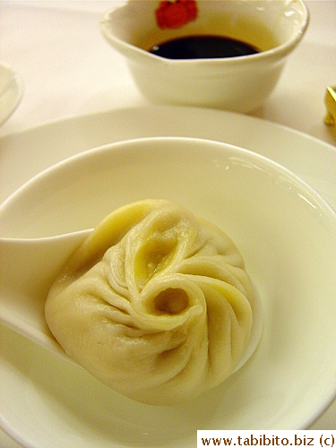 Steamed Pork Dumpling with Hairy Crab Meat and Roe  HK$22/US$3 each