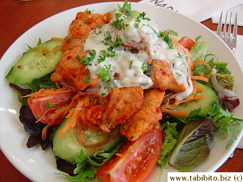 My Warm Tandori Chicken Salad, the chicken's good but the edge a bit dry.  KL and Serlina didn't like its strong cumin and herby taste, I did