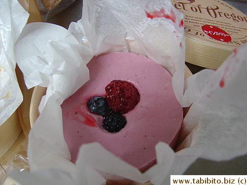 Mixed berries cheesecake