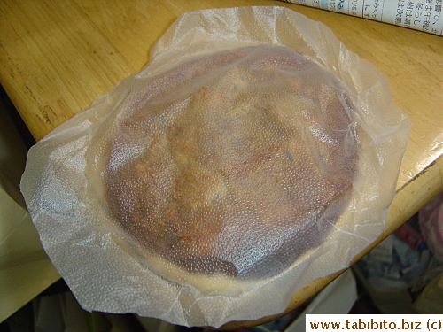 Keeps cookie crispy/chewy