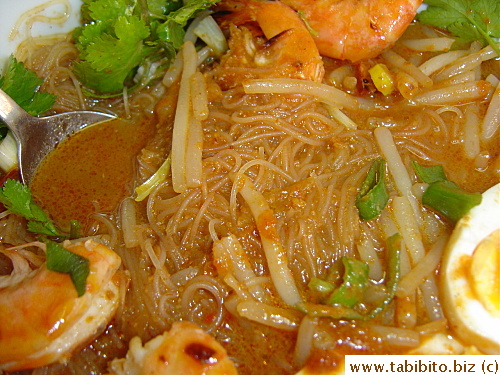 Very thick and complex soup, it's pungent, fragrant, savory, sweet and sour, all in all, tasty!
