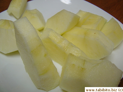 A good balance of sweetness and tartness, and very crunchy