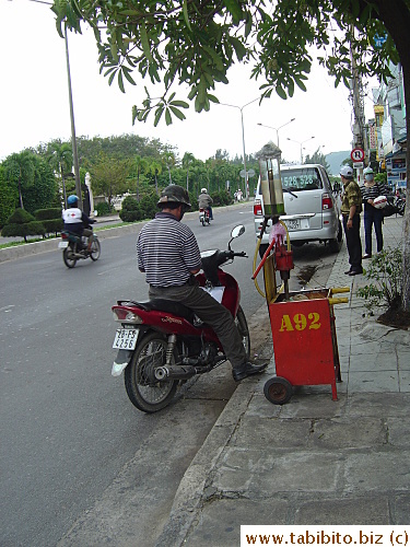 Gas station for motorbikes