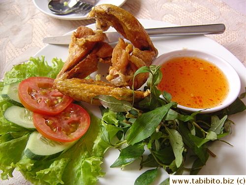 Deep-fried wings 48000VND/US$2.5 Friggin' dry, man!