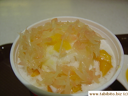 Fresh sweet pomelo with chopped mango over coconut sorbet and sago in coconut sauce HK$23/US$2.9