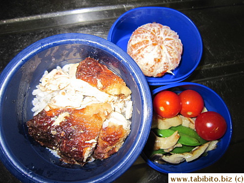 Roast chicken, stirfried mushrooms and snow peas, cherry tomatoes, mandarin