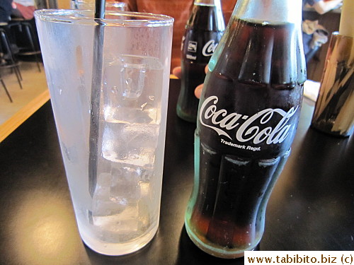 Coke 400Yen/US$4.2