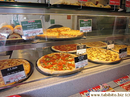 Pizza is being put out at 10 am