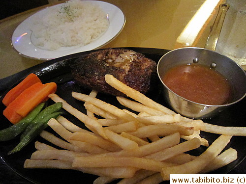 KL's Kuroge Wagyu beef patty set 1490Yen/US$17