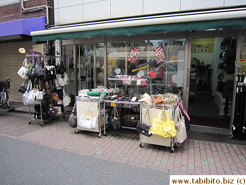 selling things at wholesale prices