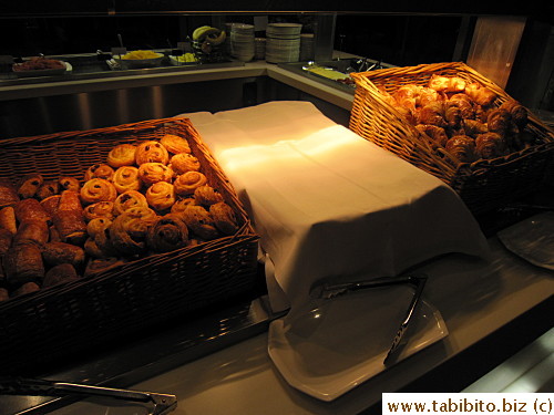 Bread station