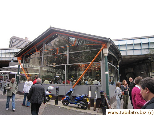 Fish! Restaurant is shaped like a boat