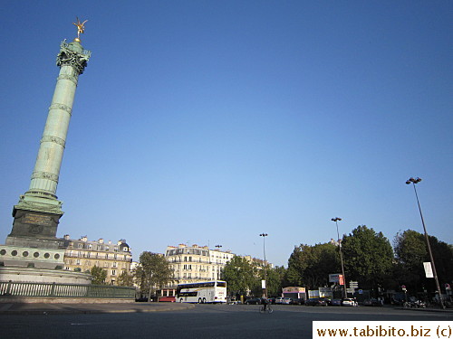 The market is on the right side of this picture, very close to the big thingie