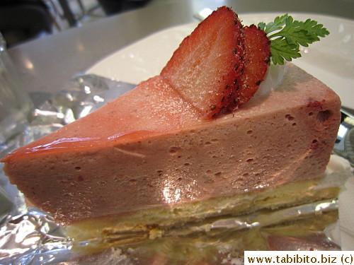 Strawberry mousse cake