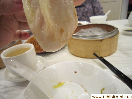 Juicy but devoid of crab roe taste and the skin was dry and hard