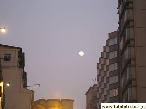 Then the moon rose, time for dinner