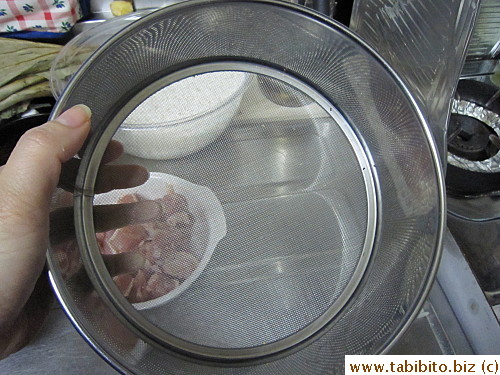 This fine mesh sieve is perfect for steaming glutinous rice (no need for messy cheese cloth)