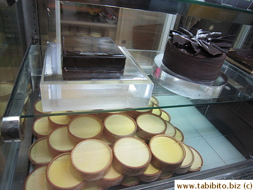 Whole cakes