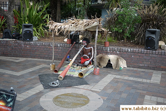 KL came across an Aborigine playing didgeridoo on his lone trek across town