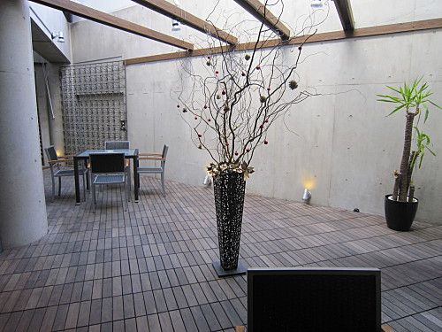 Terrace dining 