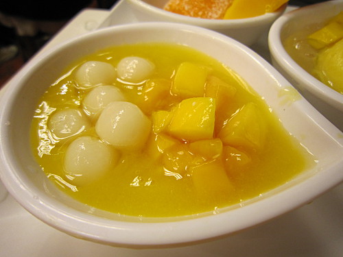 The sticky rice balls weren't chewy with the correct mouthfeel, and