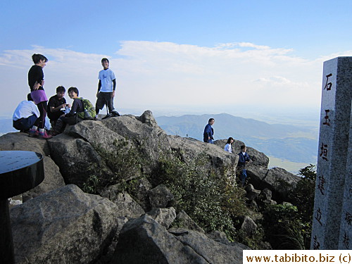 is the summit!  For the life of me I just couldn't get up those rocks, my legs turn to jelly about 20 feet from those people.  I guess I'm acrophobic?