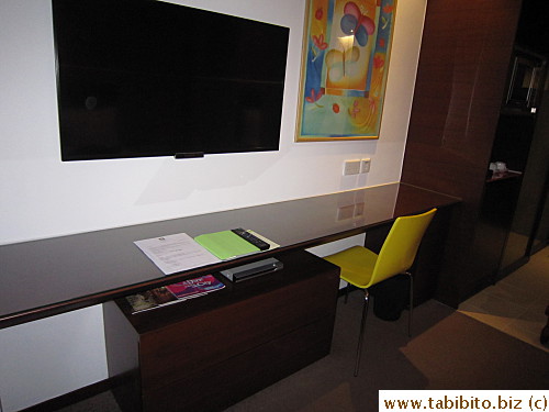 I like the functional long table
