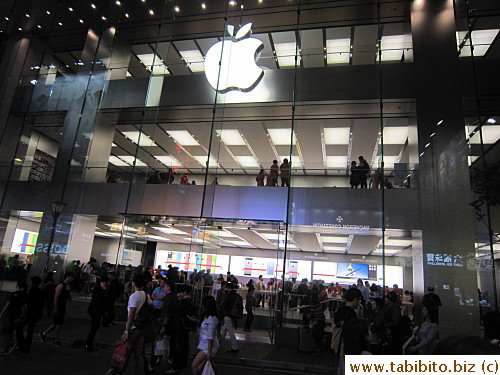 Apple store in Causeway Bay is always so full of people