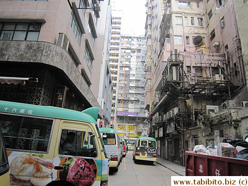 The mini bus terminal to Stanley is located in this dingy little street between Hennessy Road and Russell St