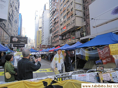 Occupy Movement in Causeway Bay also becomes a tourist attraction