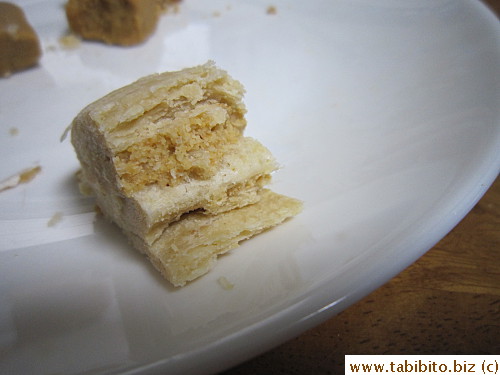 This Gong candy from Liang Jin Farm is soooo delicate and flaky