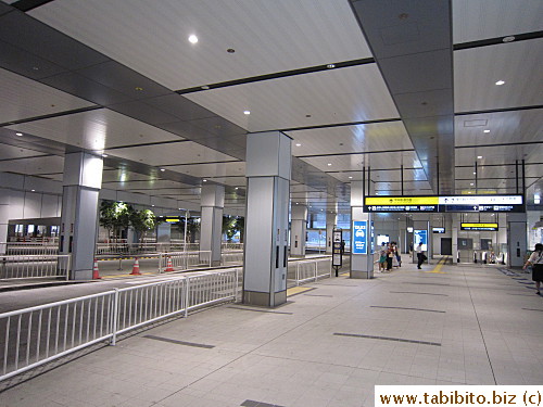 Inside Basuta Shinjuku Station (just got out of the taxi)